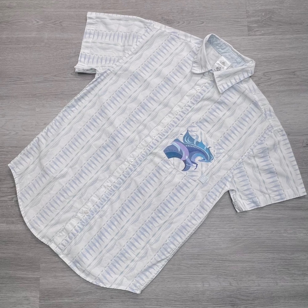 Disney Frozen 2 Shirt Mens Small White Hawaiian Woven Brittney Lee Button Up